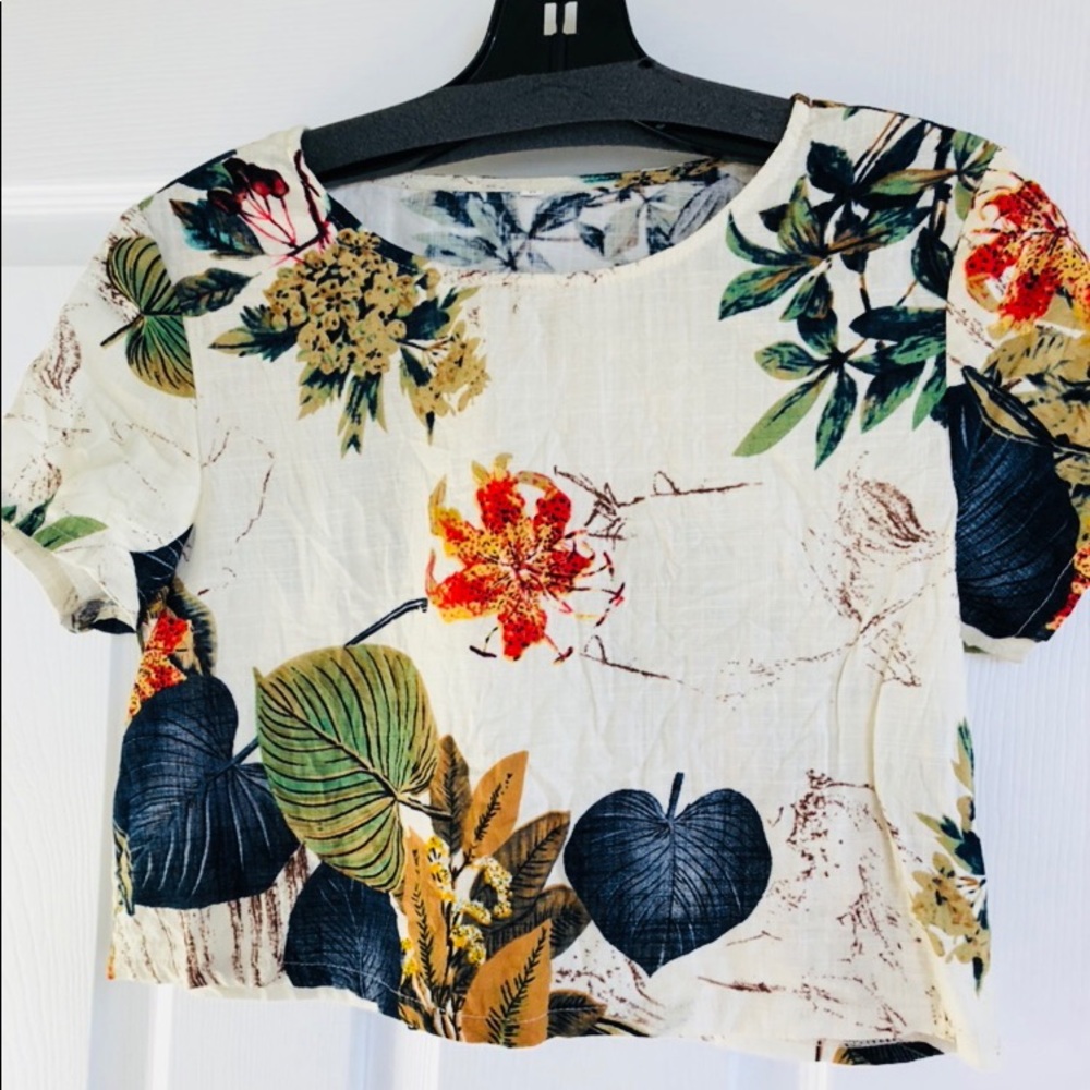 Ok this one too is my FaV!!!! Crop Top